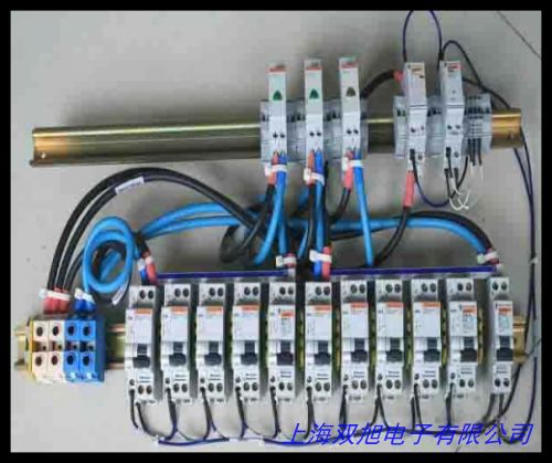 施耐德電動機保護斷路器 GV3-M25 20-25A 現(xiàn)貨庫存質(zhì)保一年