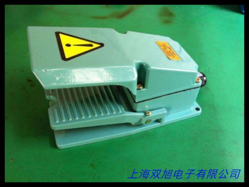 德力西腳踏開關(guān) 腳踩開關(guān)自復(fù)位 帶線電源踏板開關(guān)YBLT-EKW-5A-B